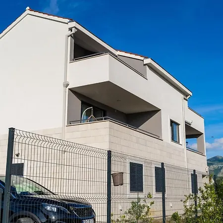 Olive Family House Apartment Mlini Exterior photo