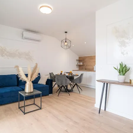 Olive Family House Apartment Mlini Exterior photo