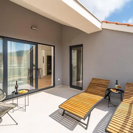 Olive Family House Apartment Mlini Exterior photo