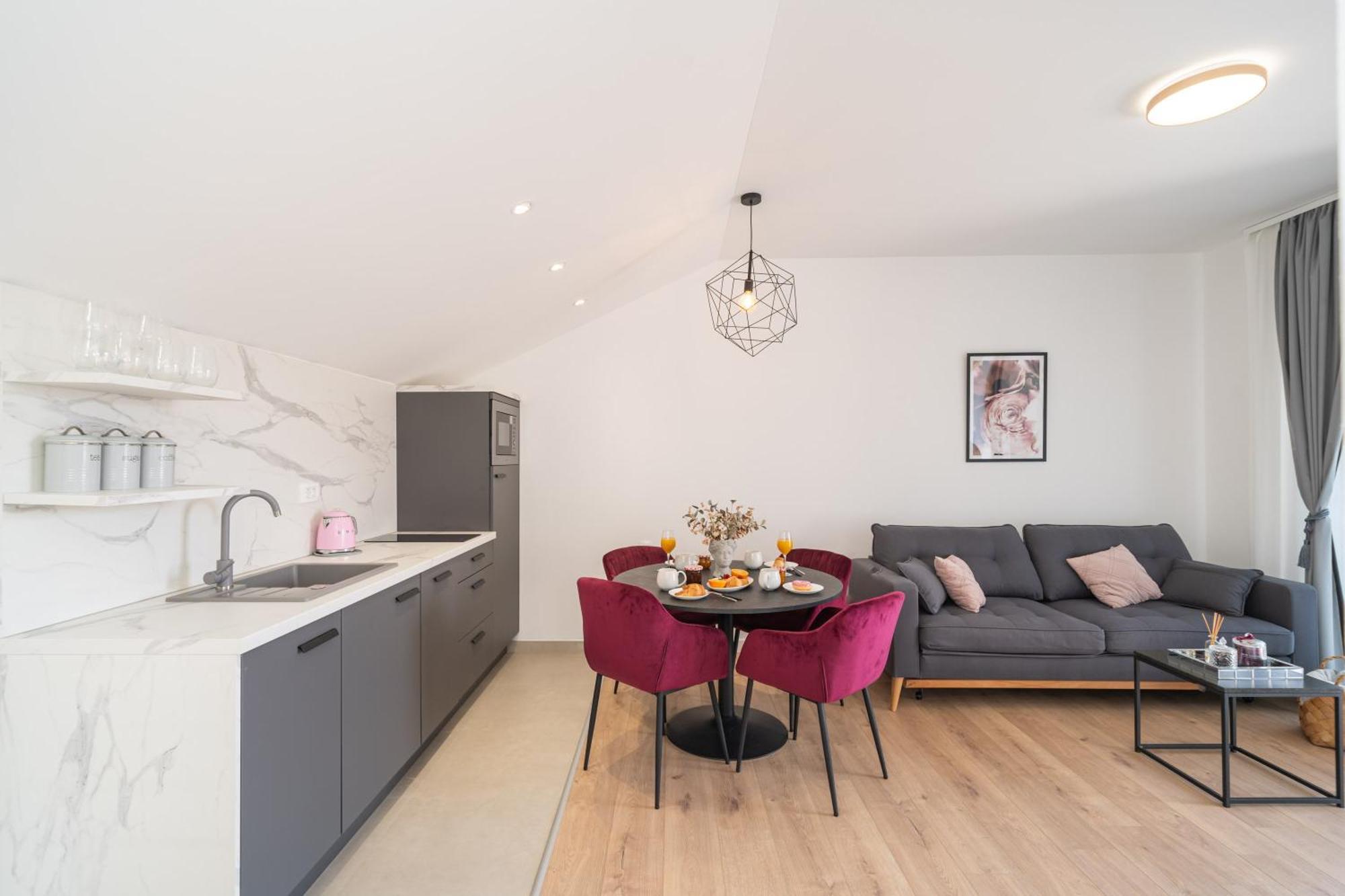 Apartment Olive Family House Mlini